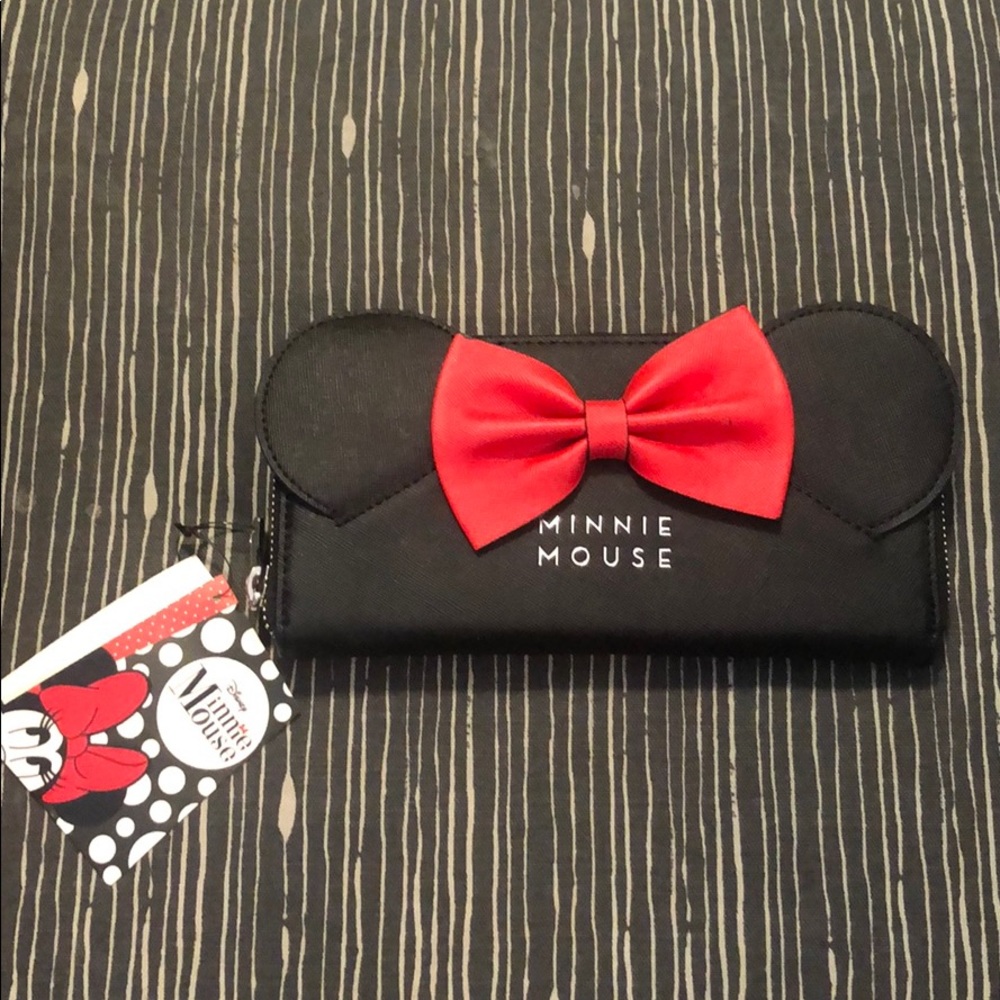 NWT Minnie Mouse x Loungefly wallet
